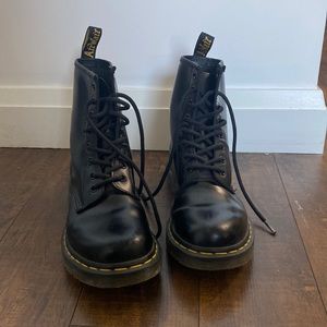 Dr. Martens matte black lace ups